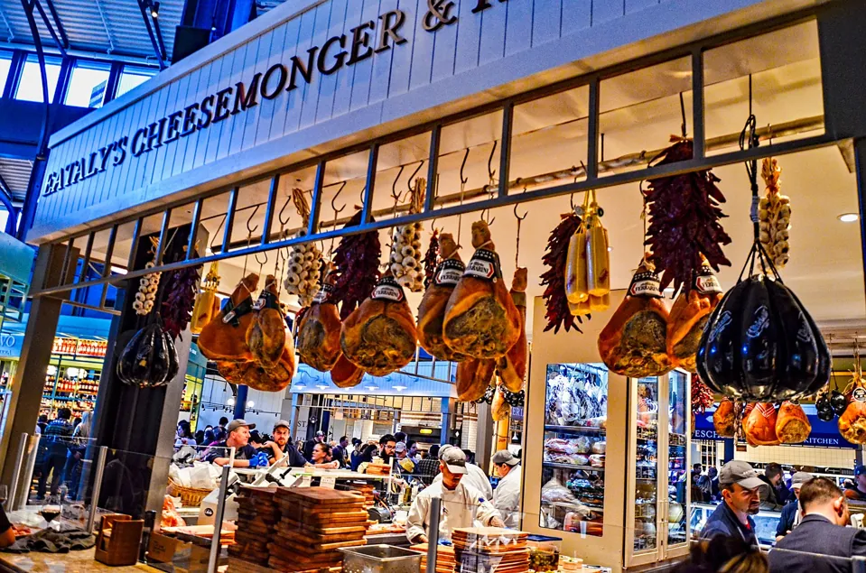 Área de quesos y productos curados de Eataly Las Vegas · enero de 2019