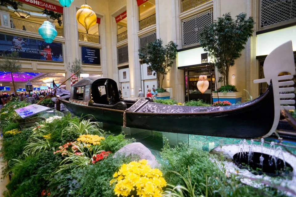 Góndola de exhibición en Grand Canal Shoppes, The Venetian · archivo de 2018
