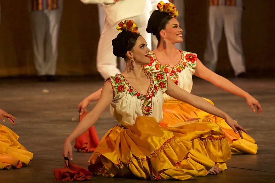 Ballet Folklórico de México de Amalia Hernández en Teatro de la Ciudad Esperanza Iris, Ciudad de México · archivo abril de 2018; no es una foto de la función anunciada en Las Vegas