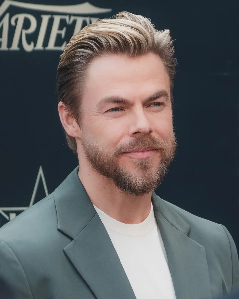 Derek Hough en Hollywood · archivo abril de 2026; no es una foto de Dance for the Holidays