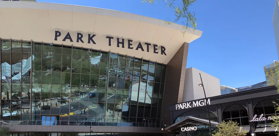 Exterior del recinto hoy llamado Dolby Live, con el nombre Park Theater · archivo junio de 2019
