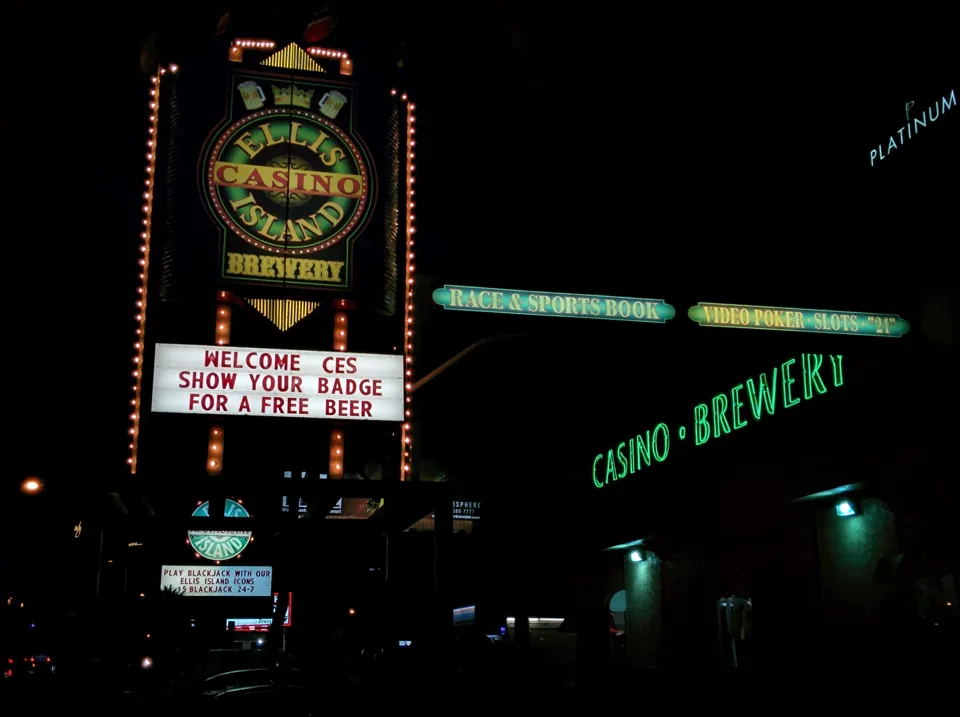 Letrero de Ellis Island Casino & Brewery · archivo de enero de 2016
