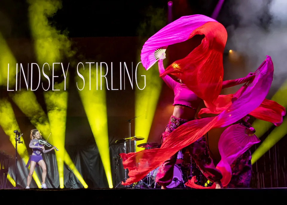 Lindsey Stirling en NAMM Show · archivo enero de 2024; no es una foto de Snow Waltz 2026