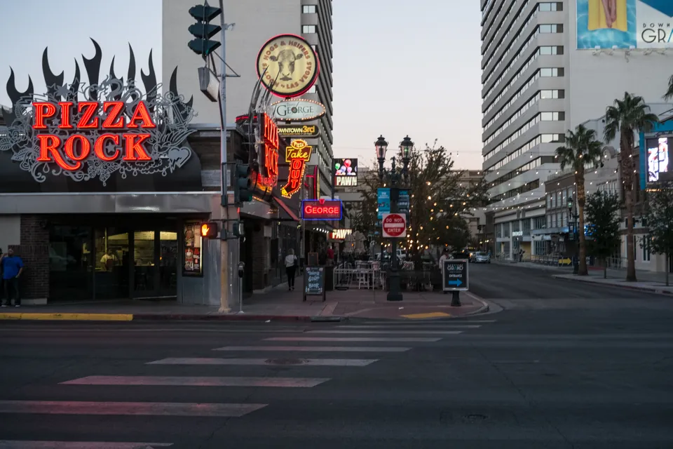 Pizza Rock en Downtown Las Vegas · exterior, noviembre de 2015