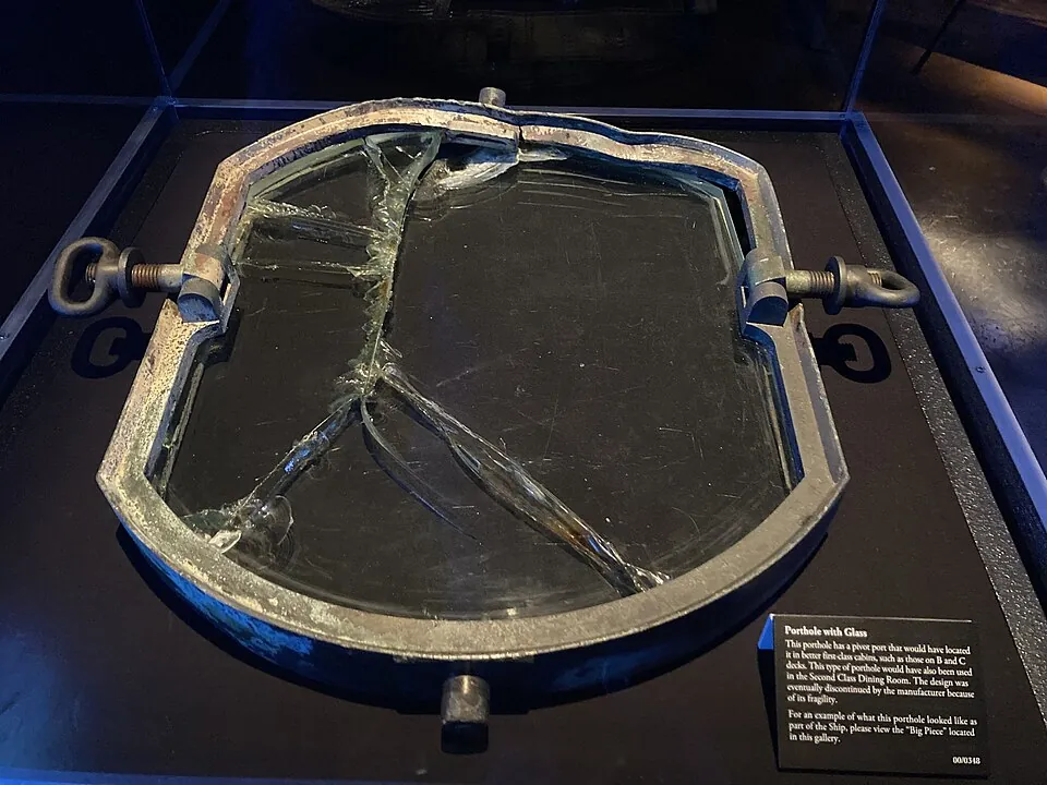 Objetos exhibidos en Titanic: The Artifact Exhibition de Luxor · archivo de diciembre de 2023
