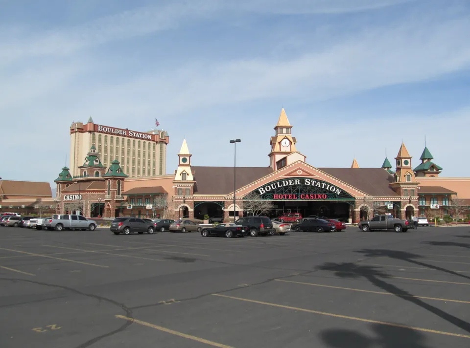 Exterior de Boulder Station en Las Vegas · archivo del 29 de enero de 2012; la apariencia y los accesos actuales pueden variar.