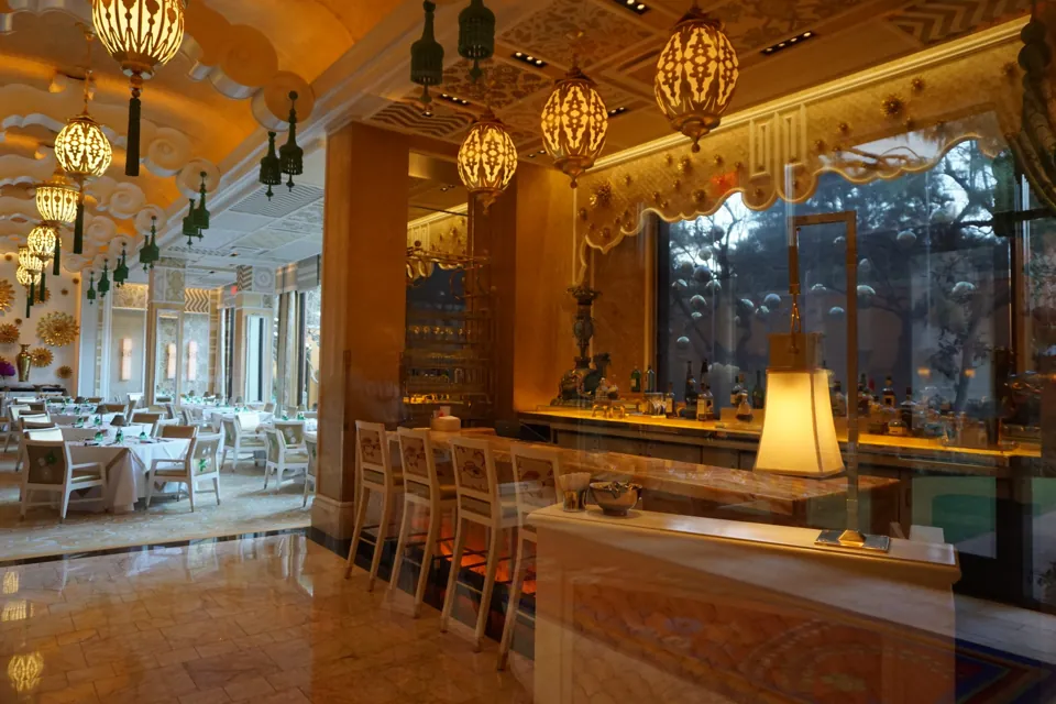 Barra y área del comedor de Wing Lei en Wynn Las Vegas · archivo del 31 de enero de 2018; no confirma el servicio ni la distribución actuales.