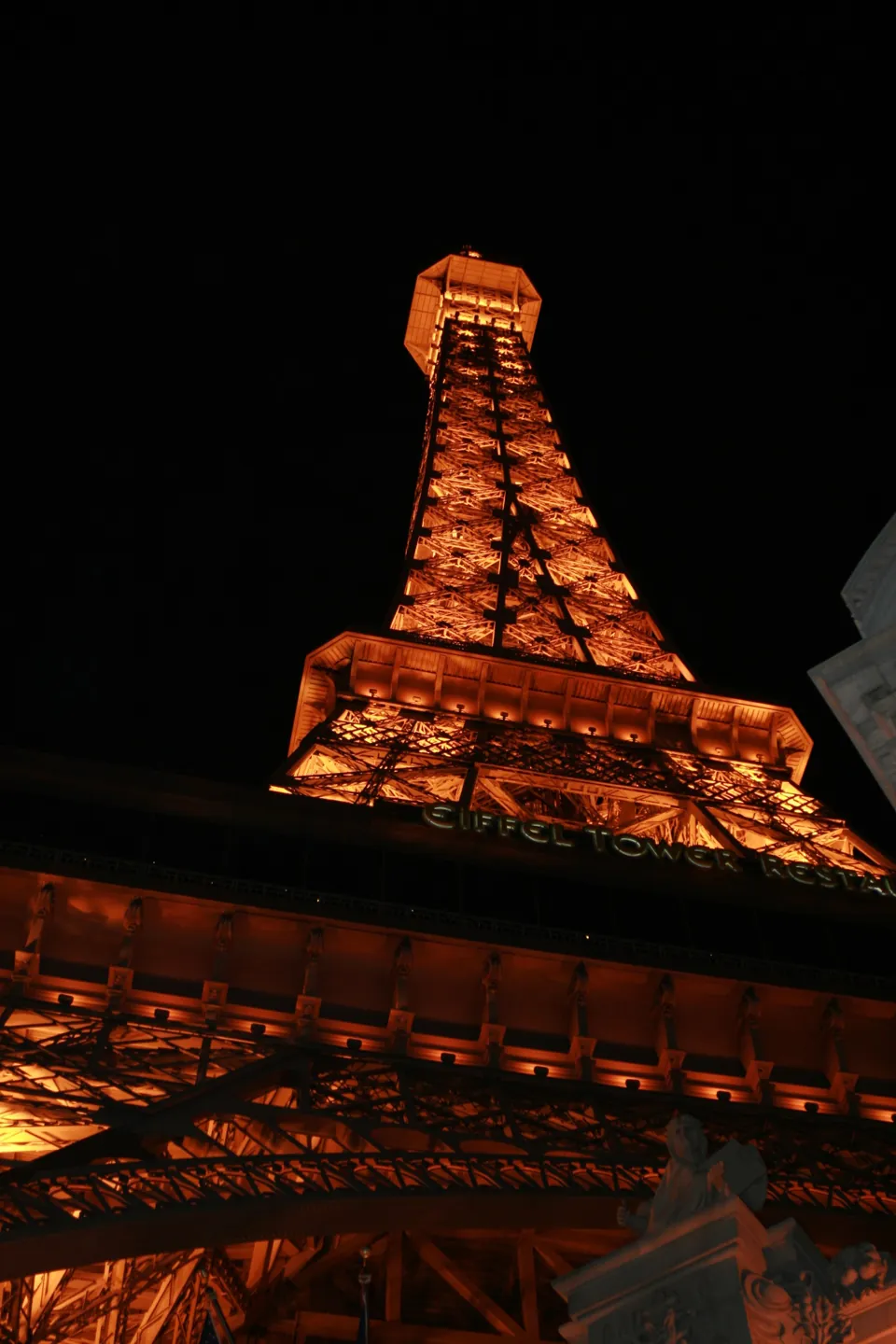 Torre Eiffel de Paris Las Vegas iluminada · archivo 2009-11-26.