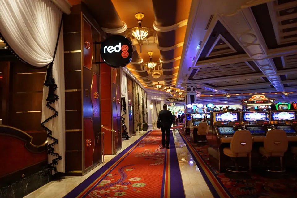 Letrero de Red 8 y su entrada desde el casino de Wynn · archivo 2018
