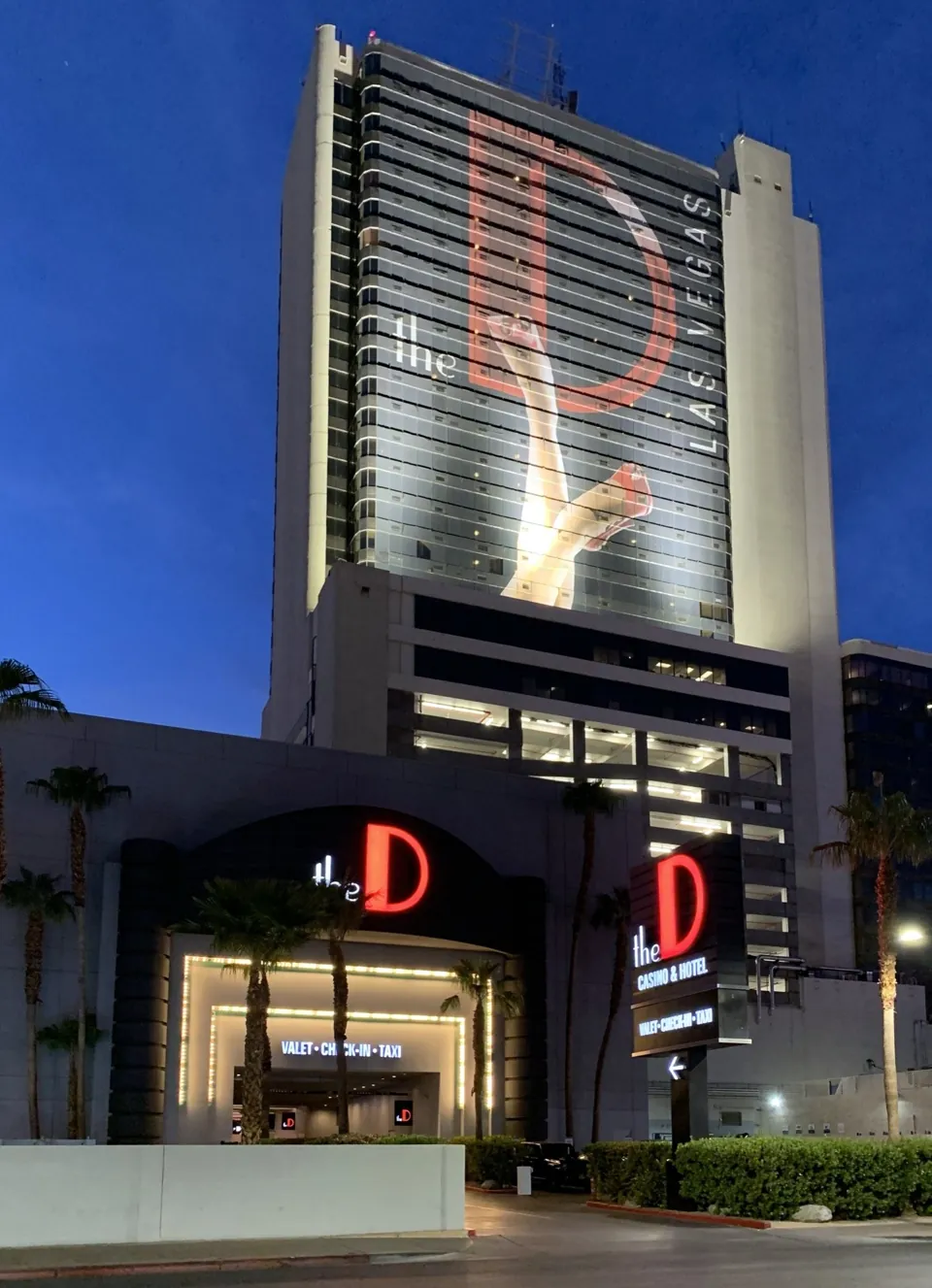 Torre y acceso de The D Las Vegas · archivo de octubre de 2021.