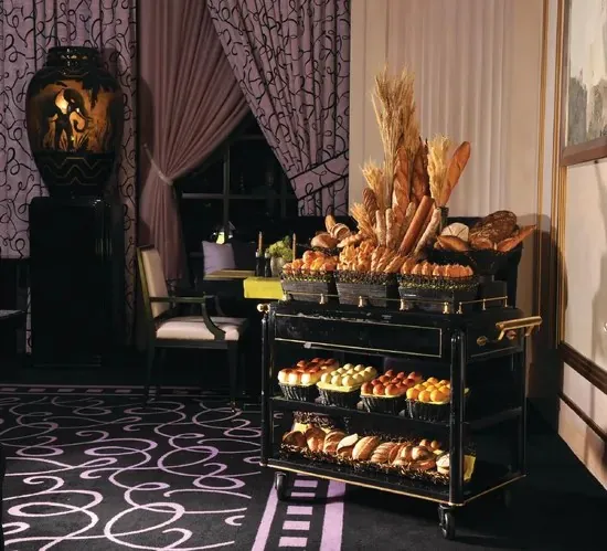 Carrito de pan de Joël Robuchon en MGM Grand · imagen editorial del operador, sin fecha de toma publicada; no confirma la selección del día.