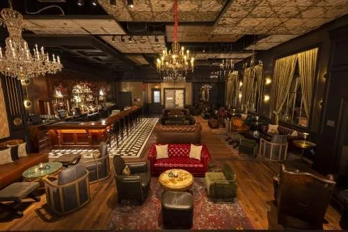 Lounge de The Barbershop Cuts & Cocktails · imagen de prensa sin fecha de toma publicada.