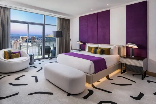 Dormitorio King de un Chelsea Penthouse de The Cosmopolitan; no representa todas las habitaciones.