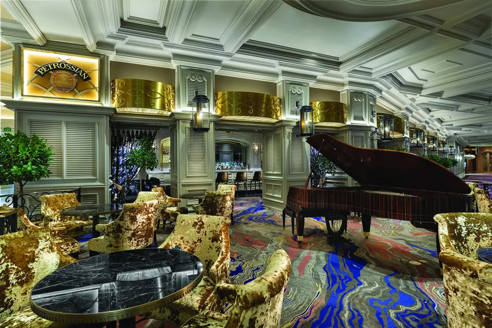 Acceso y área del piano de Petrossian Bar en Bellagio.