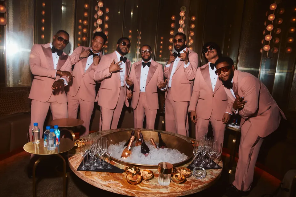 The Hooligans en la celebración de apertura de The Pinky Ring, febrero de 2024.