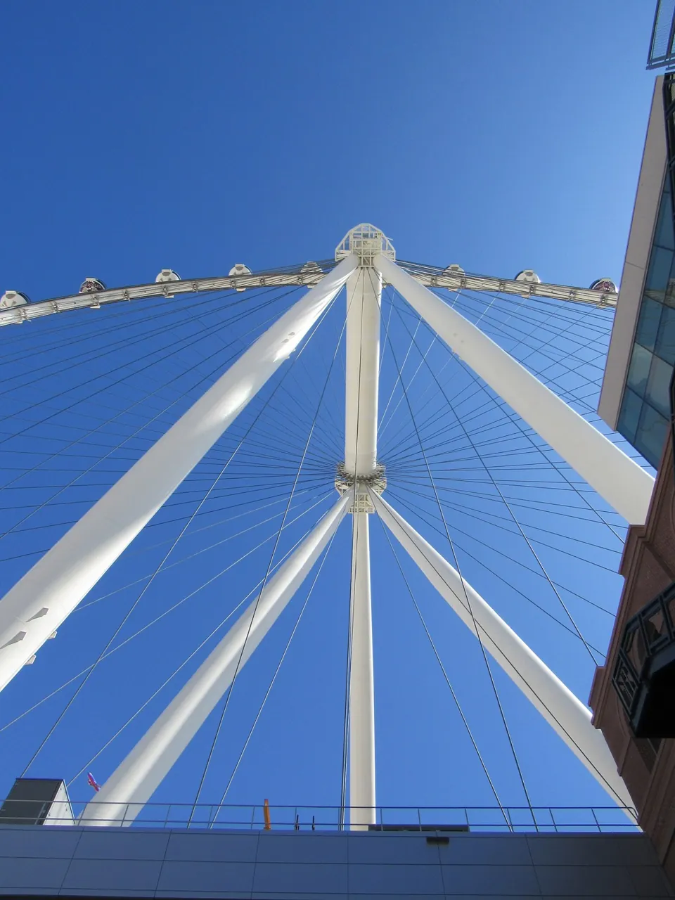 Estructura de High Roller desde el exterior, en LINQ Promenade · archivo 2019