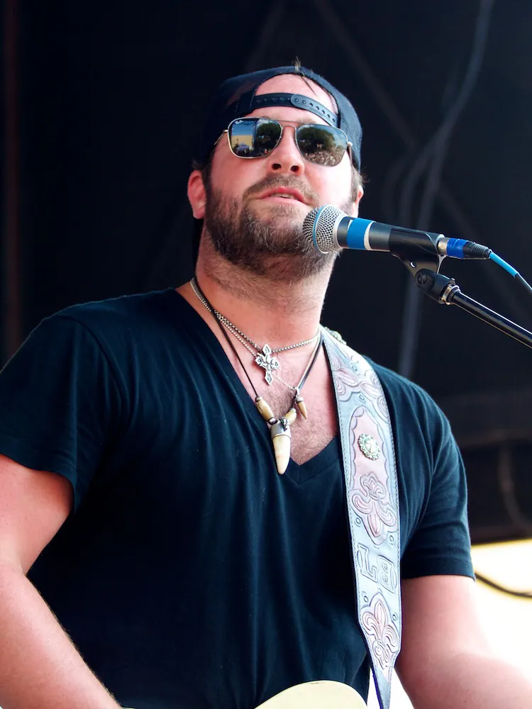 Lee Brice en Billy Bob’s Texas durante Willie Nelson’s Fourth of July Picnic · 4 de julio de 2011. Fotografía de archivo; no corresponde a la presentación anunciada en Las Vegas.