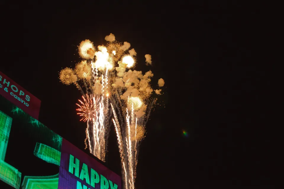 Fuegos artificiales de Año Nuevo de 2012 en el Strip de Las Vegas.