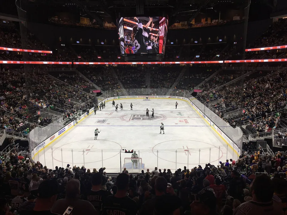 Partido de hockey entre Dallas Stars y LA Kings en T-Mobile Arena · archivo 2016