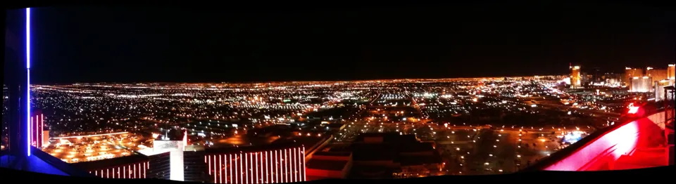 Panorama nocturno de Las Vegas visto desde la terraza de VooDoo Lounge en una fotografía de archivo de 2012.
